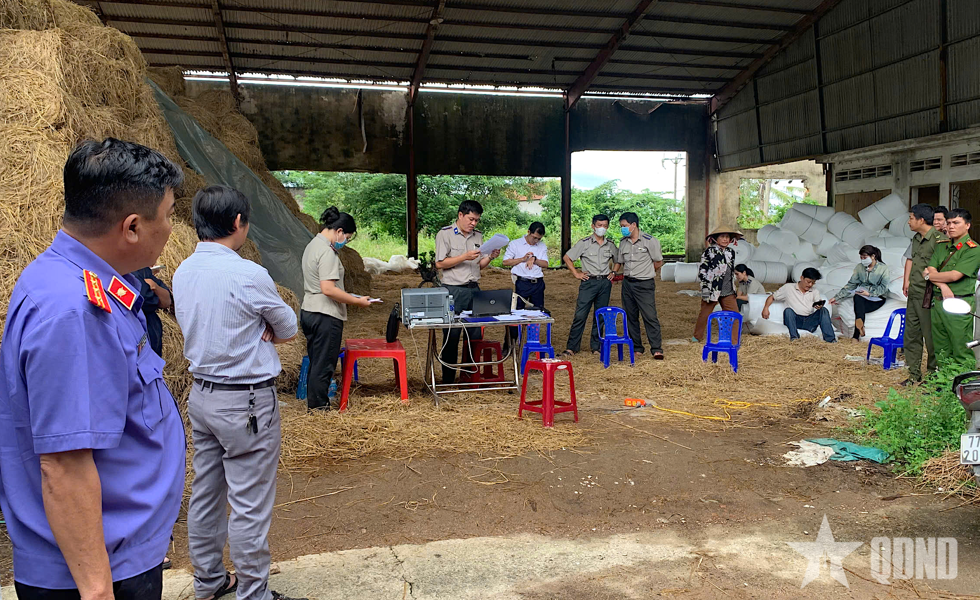 Chuyện chưa kể của những người 